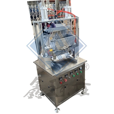 高生産性のための機械的なハードキャンディの注ぎ機 40-50kg/h 生産ライン